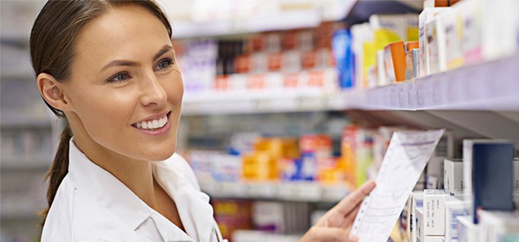 article-pharmacy-technician-how-to-become-hero